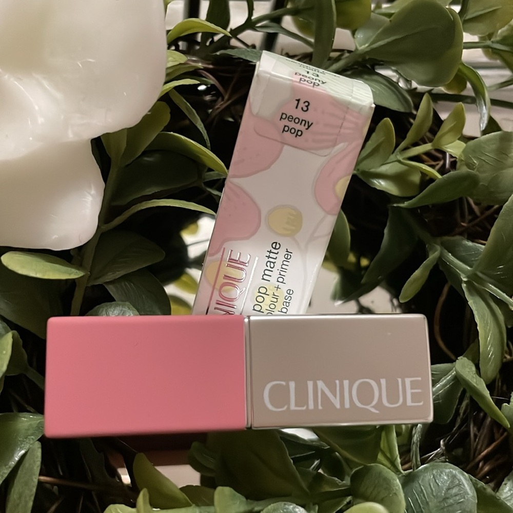 🩷💛CLINIQUE®️MATTE Lip Color+Primer“PEONY POP”💛🩷